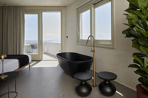 Damigos Caldera World