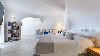 Damigos Caldera World