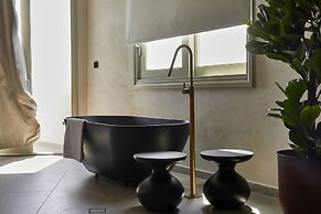 Damigos Caldera World