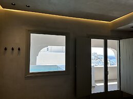 Damigos Caldera World