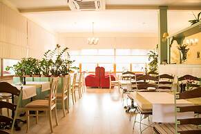 Seasons SPA Boutique Hotel