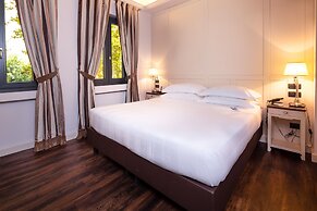 The Glam Boutique Hotel & Apt