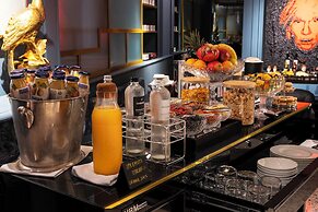 The Glam Boutique Hotel & Apt