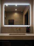 The Glam Boutique Hotel & Apt