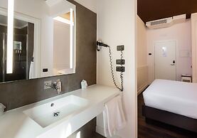 The Glam Boutique Hotel & Apt