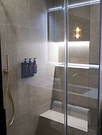 The Glam Boutique Hotel & Apt