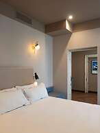 The Glam Boutique Hotel & Apt