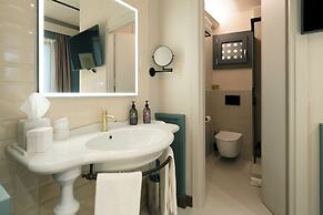 The Glam Boutique Hotel & Apt