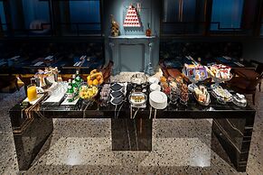 The Glam Boutique Hotel & Apt