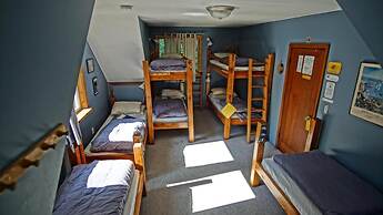 Up The Creek Backpacker's Lodge