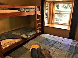 Up The Creek Backpacker's Lodge