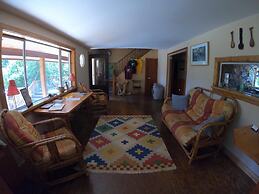 Up The Creek Backpacker's Lodge