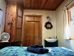 Up The Creek Backpacker's Lodge