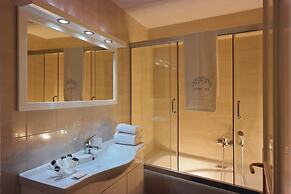 Ellinon Thea Arachova