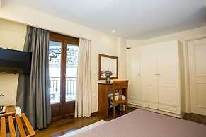 Ellinon Thea Arachova