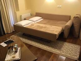 Ellinon Thea Arachova