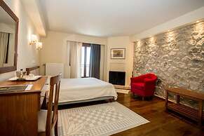 Ellinon Thea Arachova