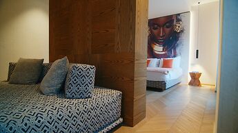 MEALBA HOTEL Suite & Pool