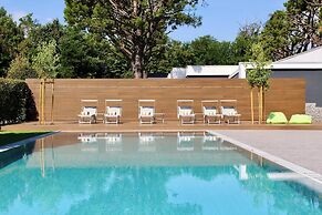 MEALBA HOTEL Suite & Pool