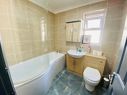 Hollybush Guest House