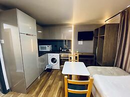 Hollybush Guest House