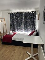 Hollybush Guest House