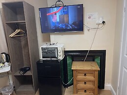 Hollybush Guest House