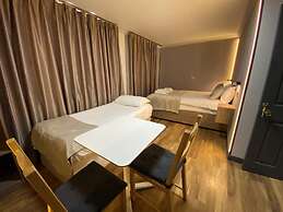 Hollybush Guest House