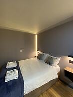 Hollybush Guest House