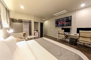 Denbasta Premium Hotel Bumil