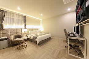 Denbasta Premium Hotel Bumil