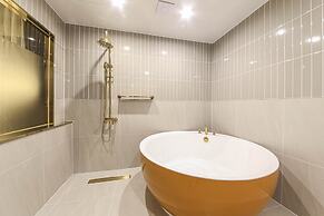 Denbasta Premium Hotel Bumil