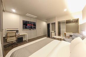 Denbasta Premium Hotel Bumil