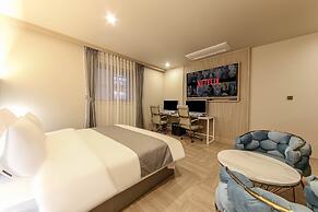 Denbasta Premium Hotel Bumil