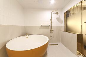 Denbasta Premium Hotel Bumil