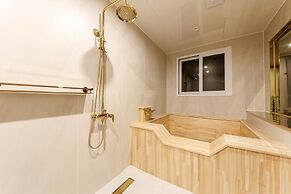 Denbasta Premium Hotel Bumil