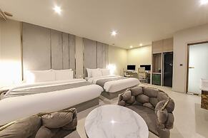 Denbasta Premium Hotel Bumil