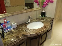 Central Park Tower Resort