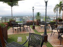 Central Park Tower Resort