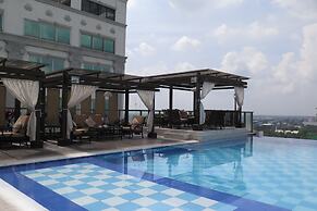 Central Park Tower Resort