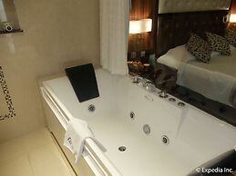Central Park Tower Resort