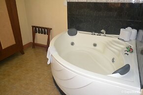 Pacific Breeze Hotel and Resort