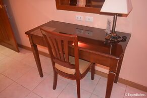 Pacific Breeze Hotel and Resort