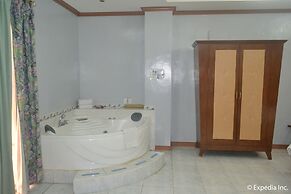 Pacific Breeze Hotel and Resort