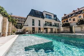 Auris Hotel