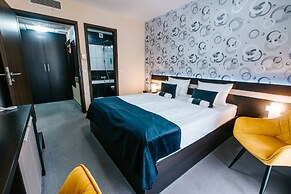 Auris Hotel
