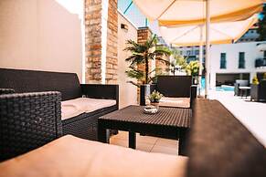 Auris Hotel