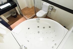 Fourteen Again Hotel