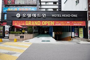 Hotel Head-One