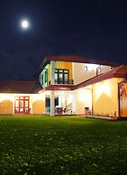 Airport Villa